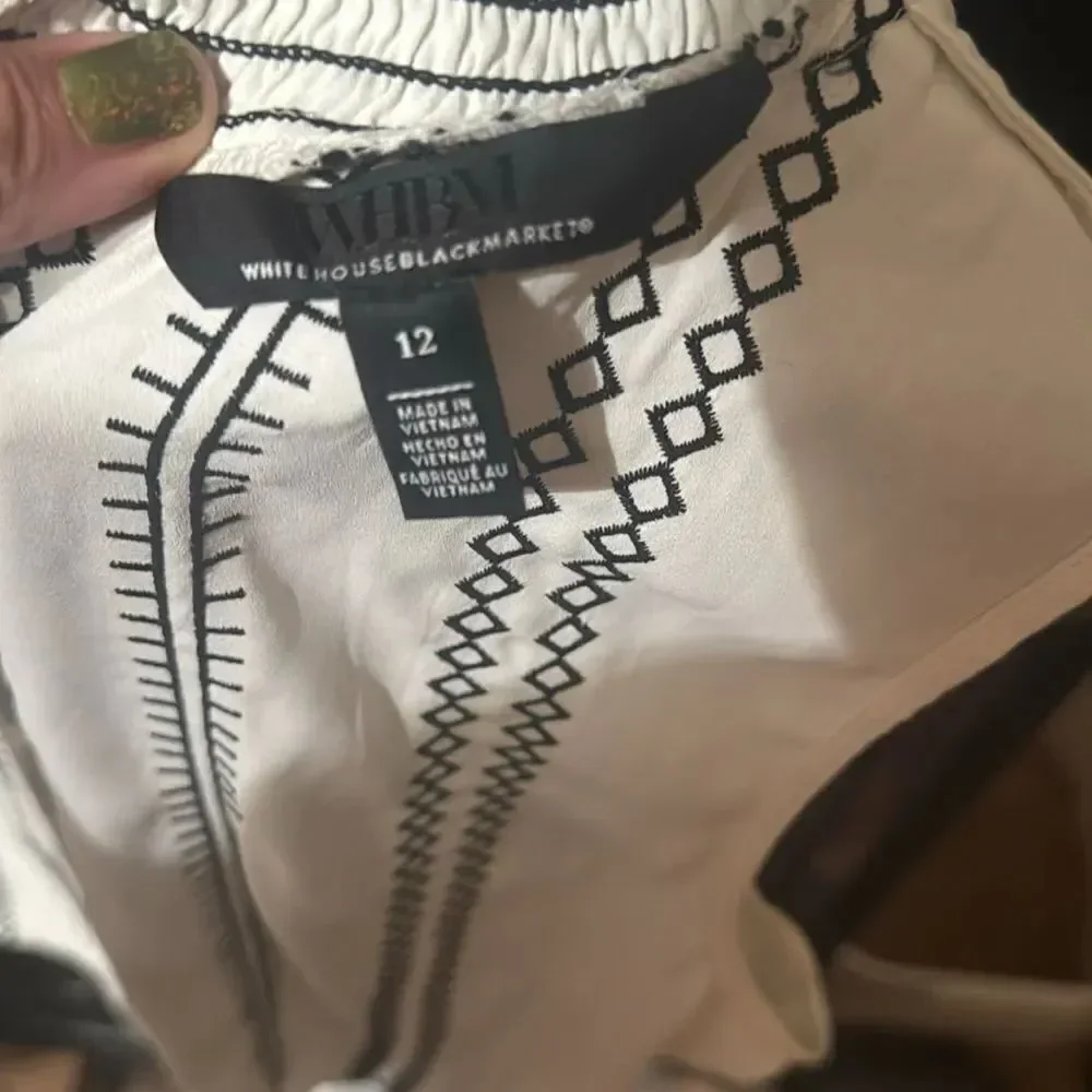 Like New WHBM Sleeveless Contrast Black Stitch White Top